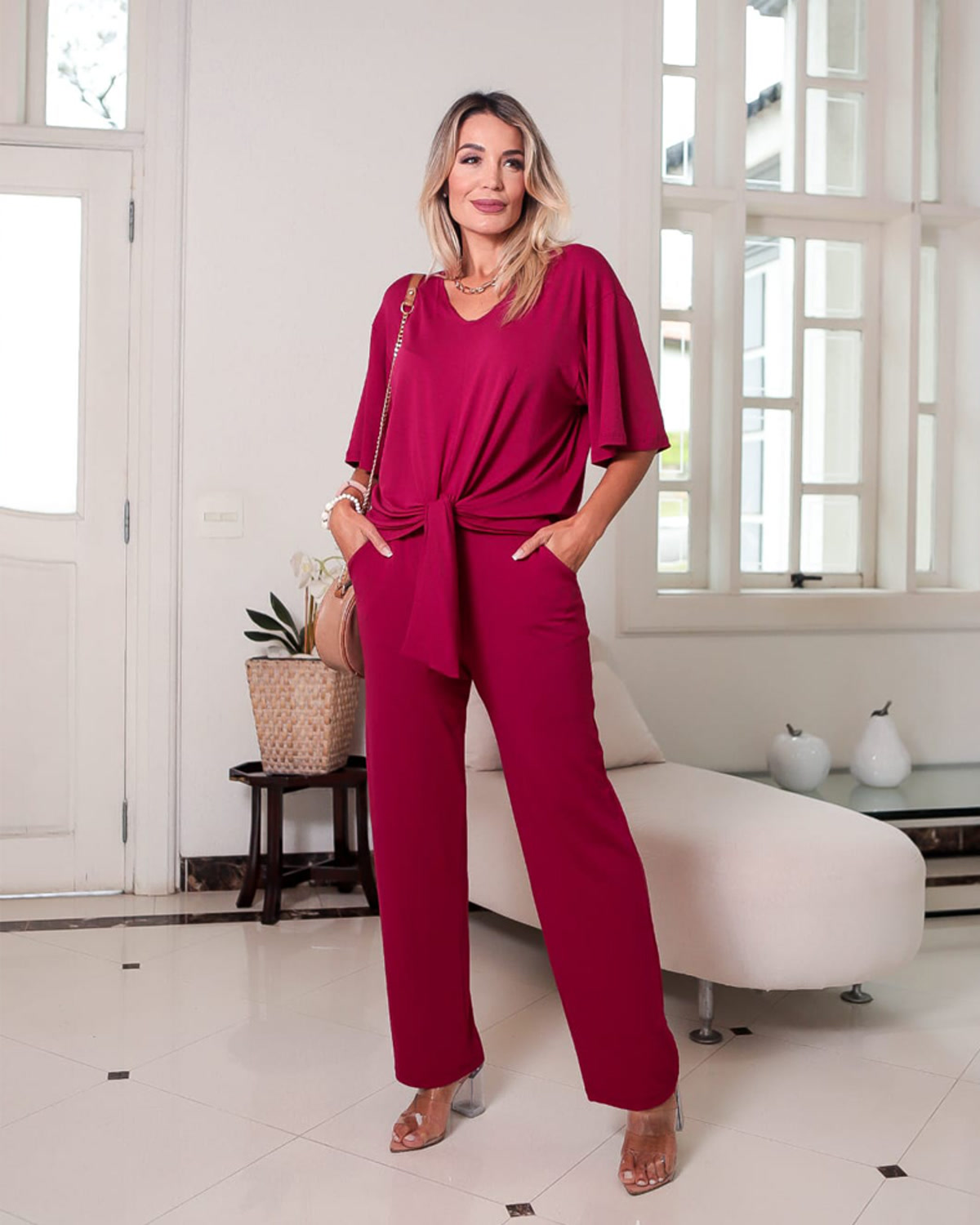 Conjunto Aura Magenta completo em fotografia comercial da Athens Moda